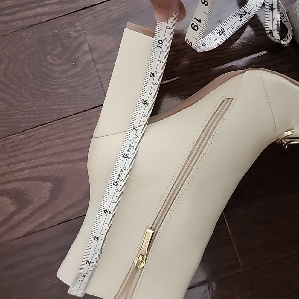 Cape Robbin Cream and Gold Heeled Boots - Picture 3 of 5